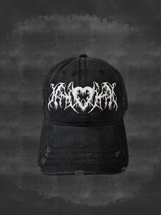 DISTRESSED HEART HAT BLACK